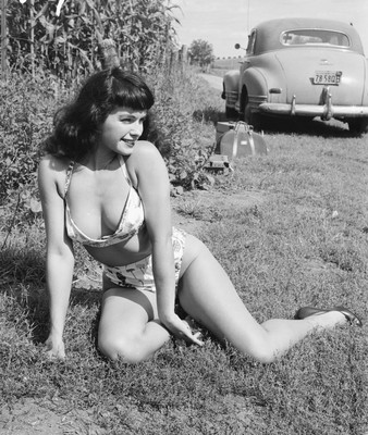 Bettie Page Poster G316457