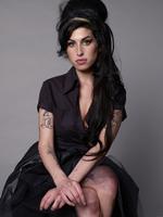 Amy Winehouse Longsleeve T-shirt #708651