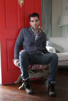 Zachary Quinto Poster G323970