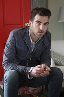 Zachary Quinto Mouse Pad G323971