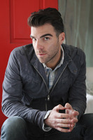 Zachary Quinto Mouse Pad G323980