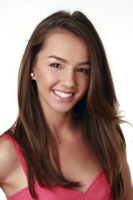 Lexi Ainsworth Poster G336348