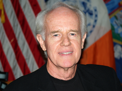 Mike Farrell Poster G342690