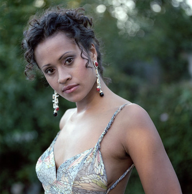 Angel Coulby puzzle G354086