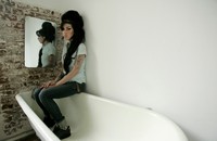 Amy Winehouse Longsleeve T-shirt #785800