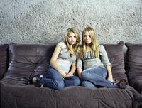 Mary Kate & Ashley Olsen sweatshirt #796122