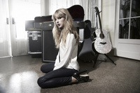 Taylor Swift Longsleeve T-shirt #819624