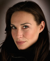 Claire Forlani hoodie #821958
