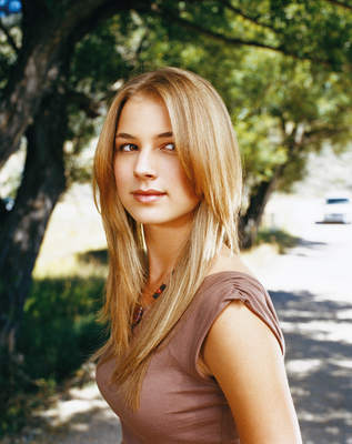 Emily VanCamp Mouse Pad G400239
