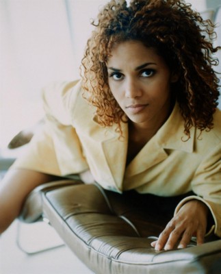 Halle Berry Poster G40581