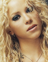 Shakira Longsleeve T-shirt #856290