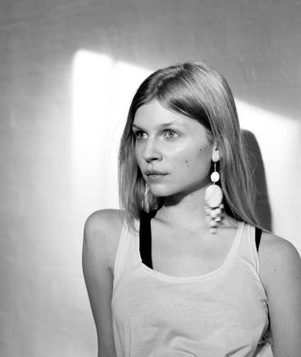 Clemence Poesy Poster G435475