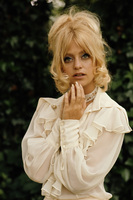 Goldie Hawn sweatshirt #868269