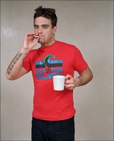 Robbie Williams t-shirt #874238
