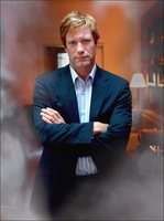 Aaron Eckhart Mouse Pad G461213