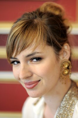 Louise Bourgoin Poster G464658