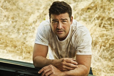 Kyle Chandler poster with hanger