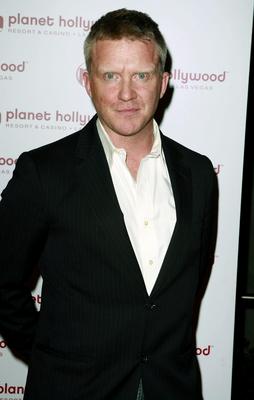 Anthony Michael Hall Poster G521184