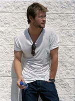 Chris Hemsworth Longsleeve T-shirt #954909