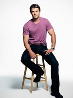 Chris Hemsworth sweatshirt #954947