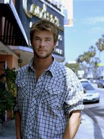 Chris Hemsworth hoodie #954982