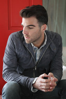 Zachary Quinto Mouse Pad G529285
