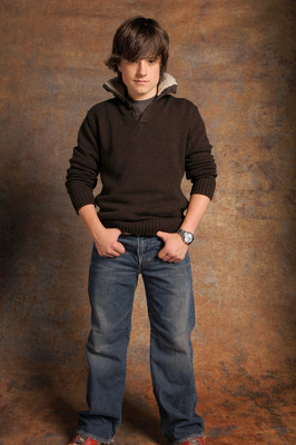 Josh Hutcherson sweatshirt