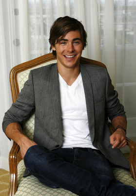 Zac Efron Mouse Pad G536571