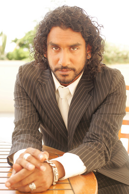 Naveen Andrews puzzle G538621