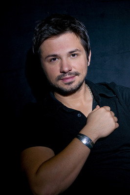 Freddy Rodriguez poster with hanger