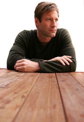 Aaron Eckhart Mouse Pad G545154