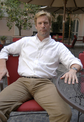 Aaron Eckhart Mouse Pad G545168