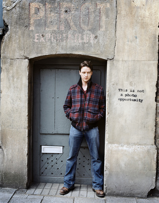 James McAvoy - Photoshoot x38 HQ Poster G551641