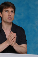 Tom Cruise sweatshirt #986320