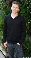 Ryan Philippe sweatshirt #988472