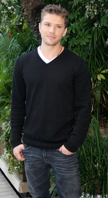 Ryan Philippe sweatshirt