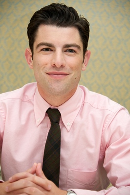 Max Greenfield Poster G562227