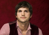 Ashton Kutcher Longsleeve T-shirt #999668