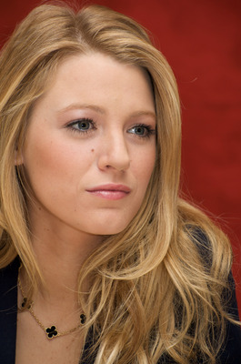 Blake Lively Mouse Pad G571164