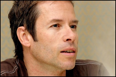 Guy Pearce Mouse Pad G571211