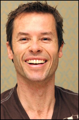 Guy Pearce puzzle G571214