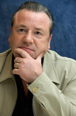 Ray Winstone Poster G572438