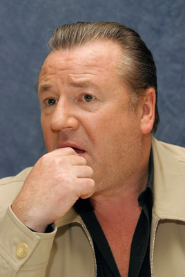 Ray Winstone Poster G572439