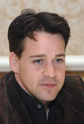 T.R. Knight Poster G572867