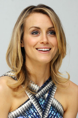 Taylor Schilling Poster G577143