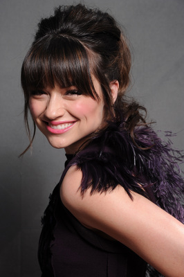Crystal Reed Poster G580642