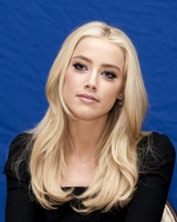 Amber Heard Mouse Pad G582611