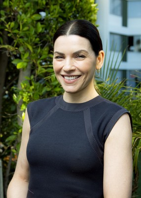 Julianna Margulies Mouse Pad G585114
