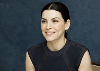 Julianna Margulies Mouse Pad G585116