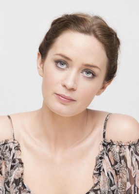 Emily Blunt Mouse Pad G585382